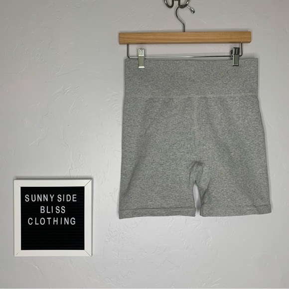Forever 21 Pants - Forever 21 Thick Gray Ribbed Biker Shorts Size Large